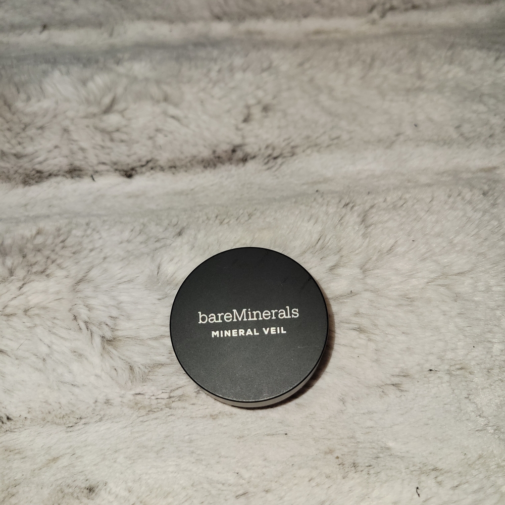 bareMinerals Mineral Veil Finishing Powder
